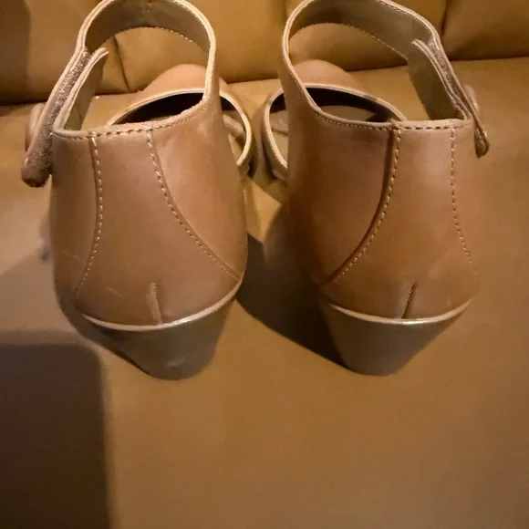 Easy Spirit Women's Brown Mary Jane Heels - Picture 2 of 6